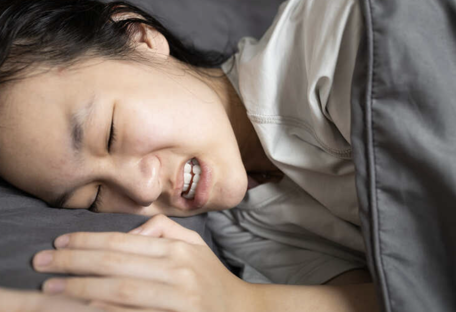 Nghiến răng khi ngủ