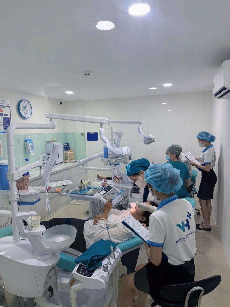 Nha khoa Bệnh viện Vạn Hạnh tại Long Xuyên